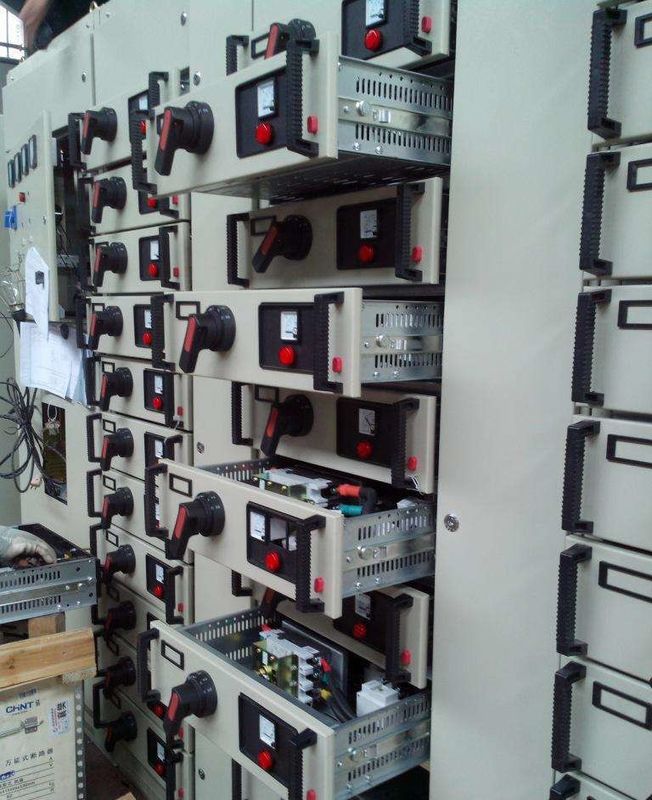El panel revestido del LV del dispositivo de distribución del metal de MNS para la centralita telefónica eléctrica de Control Center del poder proveedor